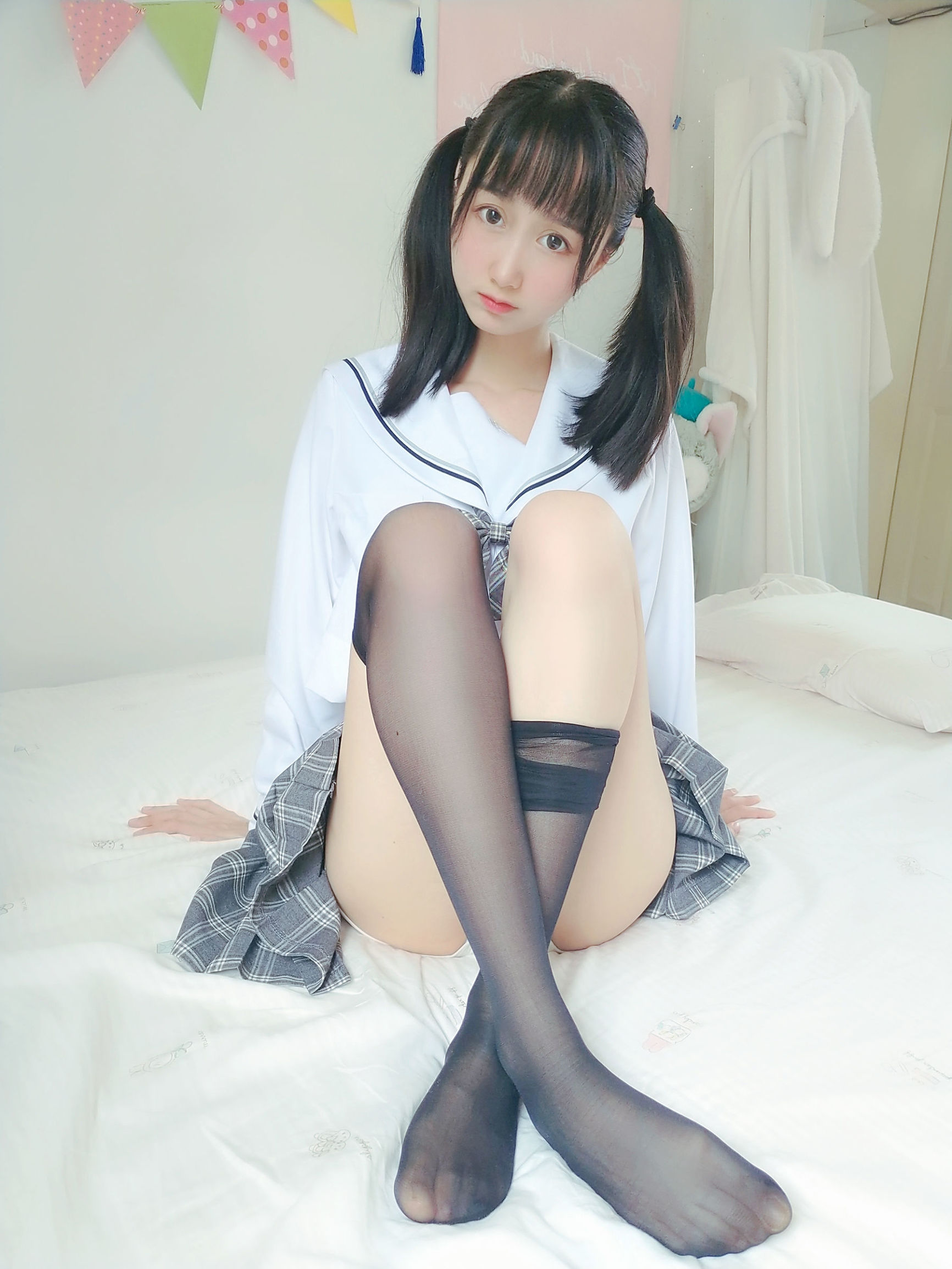 [COS福利]萌系小姐姐木绵绵OwO灰格子JK插图4
